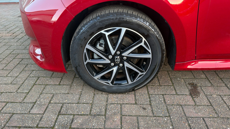 Toyota Yaris 1.5 Hybrid Design 5dr CVT Hybrid Hatchback